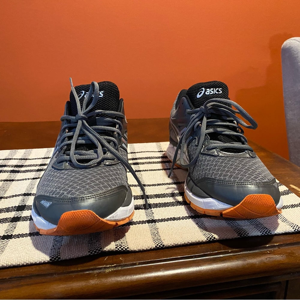 ASICS Dynamic Doumax size 10.5